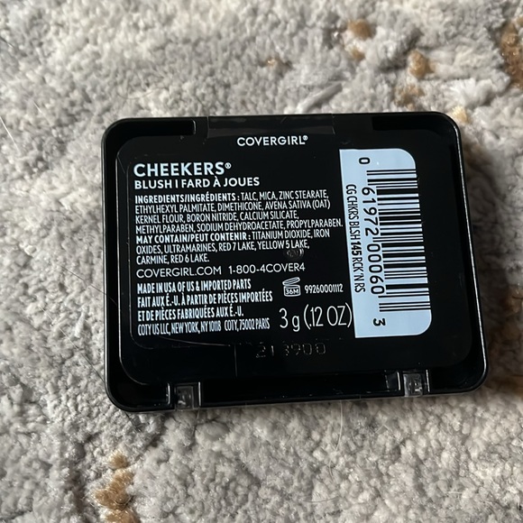 NWT Covergirl Makeup Bundle - Picture 6 of 10